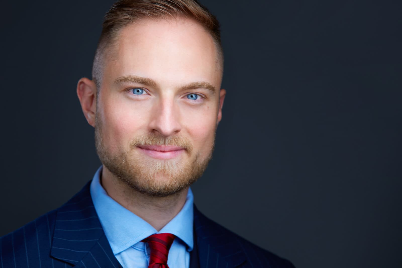 Professional LinkedIn photo example 4